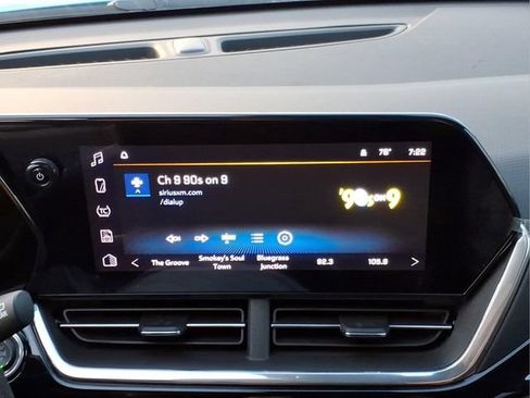 Used 2024 Chevrolet Trax RS w/ Driver Confidence Package FWD image 18