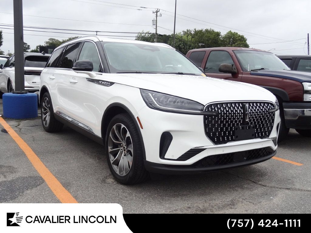 Used 2026 Lincoln Aviator AWD image 1