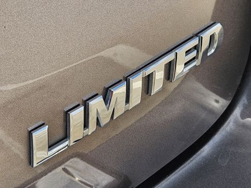 Used 2018 Toyota Highlander Limited image 12