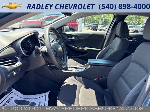 Certified 2025 Chevrolet Malibu LT FWD image 3