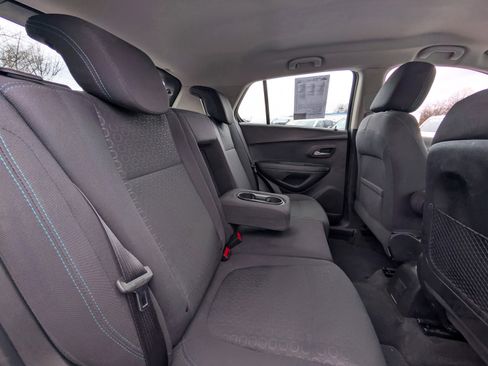 Used 2016 Chevrolet Trax LS image 31