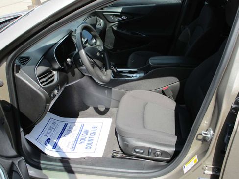 Used 2024 Chevrolet Malibu LT image 18