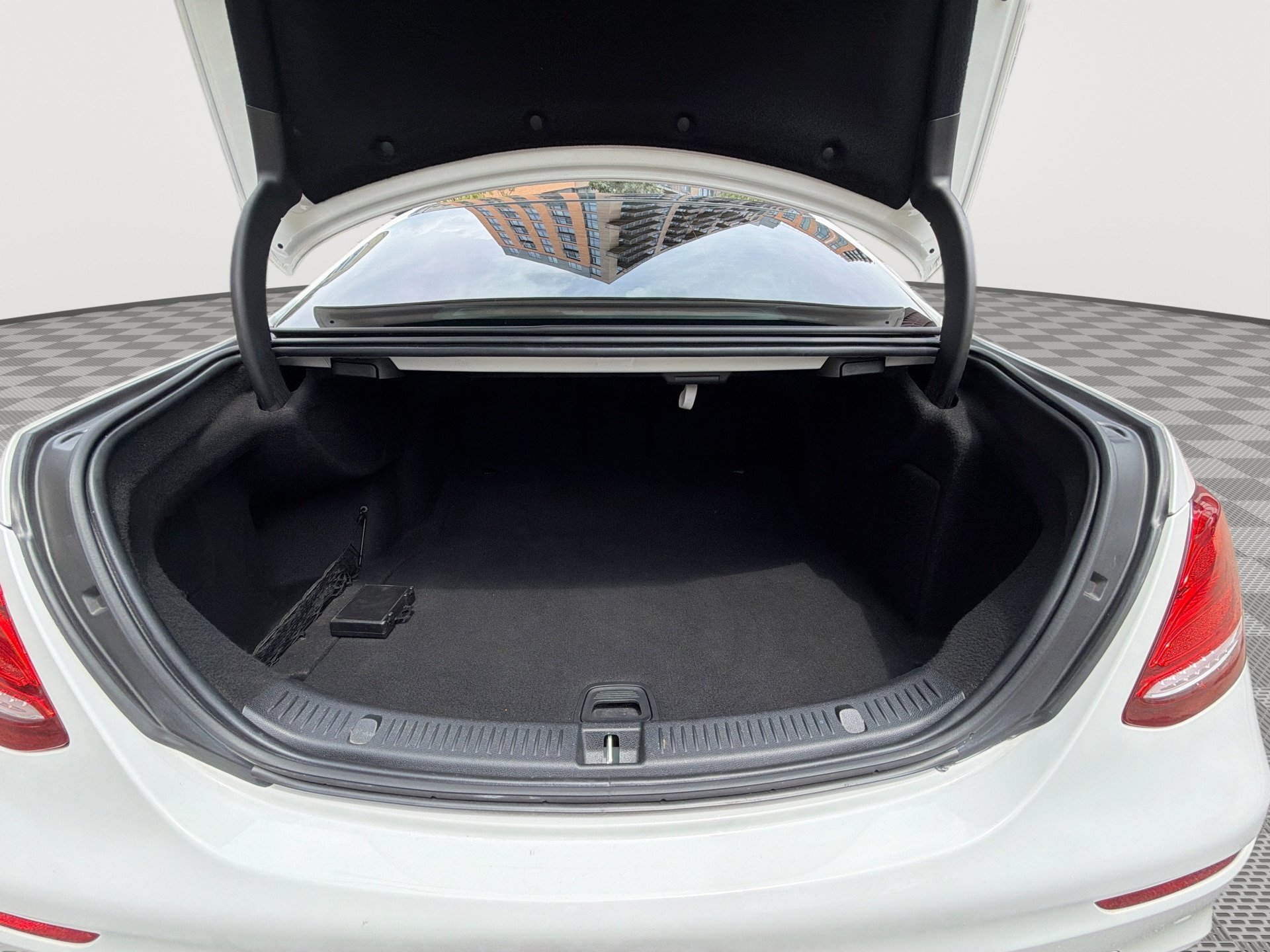 Used 2020 Mercedes-Benz E 53 AMG 4MATIC Sedan image 22
