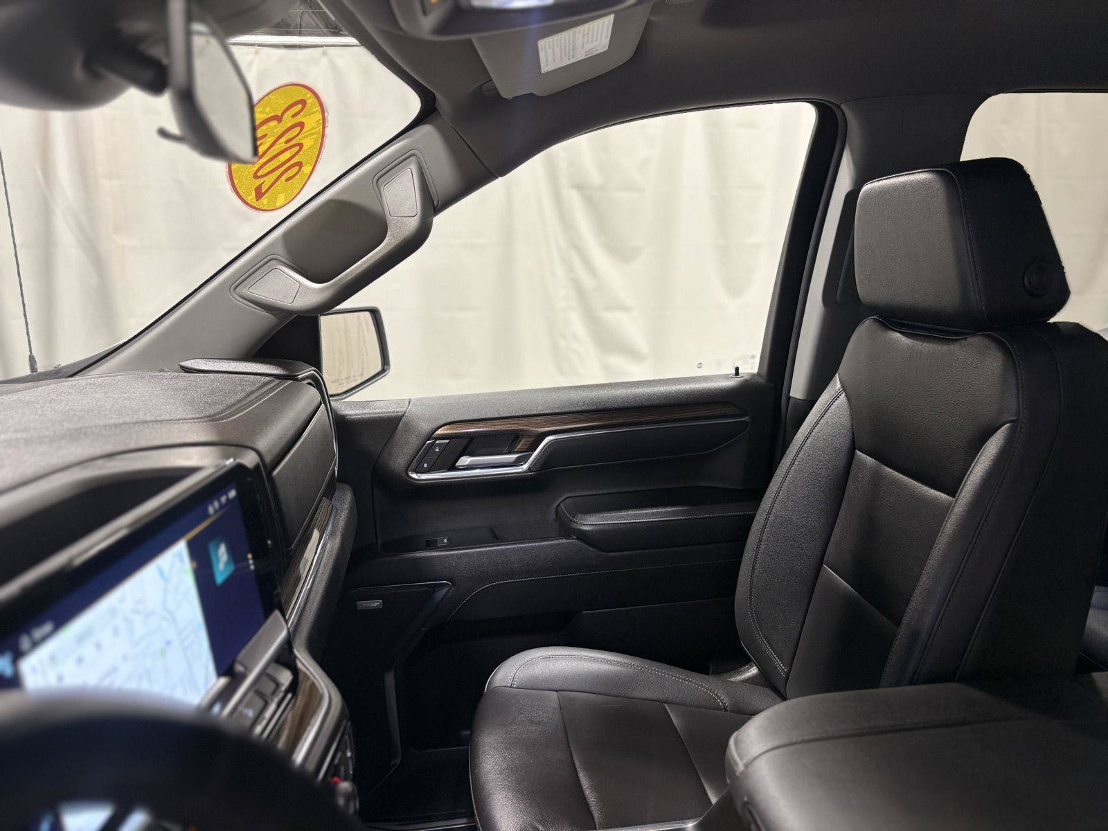 Used 2023 Chevrolet Silverado 1500 RST AWD/4WD image 24