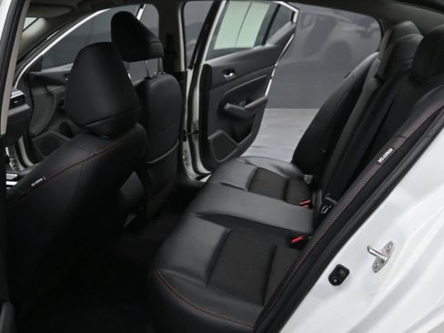 Used 2025 Nissan Altima 2.5 SR FWD image 16