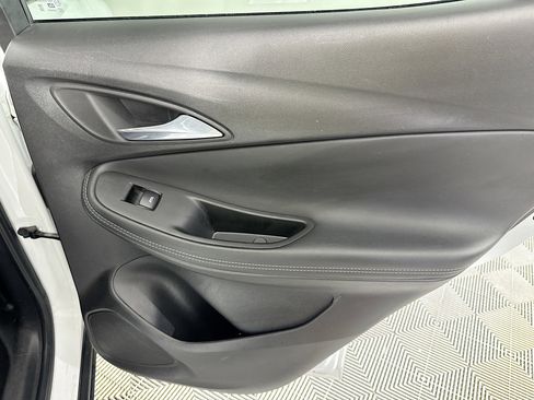 Used 2022 Buick Encore GX Essence FWD image 45