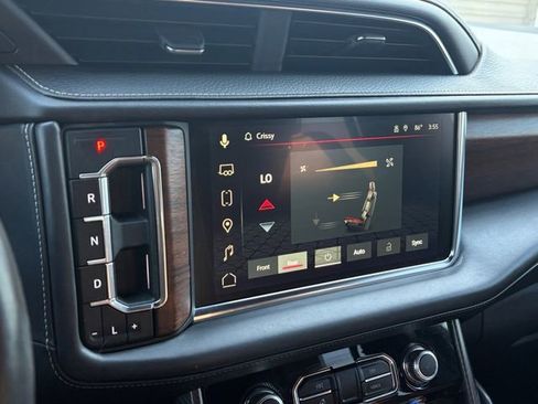 Used 2023 GMC Yukon XL Denali Ultimate image 10