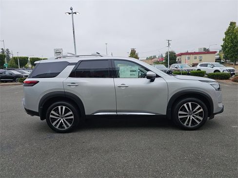 New 2025 Nissan Pathfinder Platinum w/ Cargo Package image 7