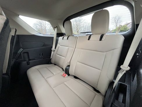 Used 2020 Ford Explorer XLT w/ Equipment Group 202A image 19