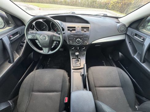 Used 2013 MAZDA MAZDA3 i Sport image 10