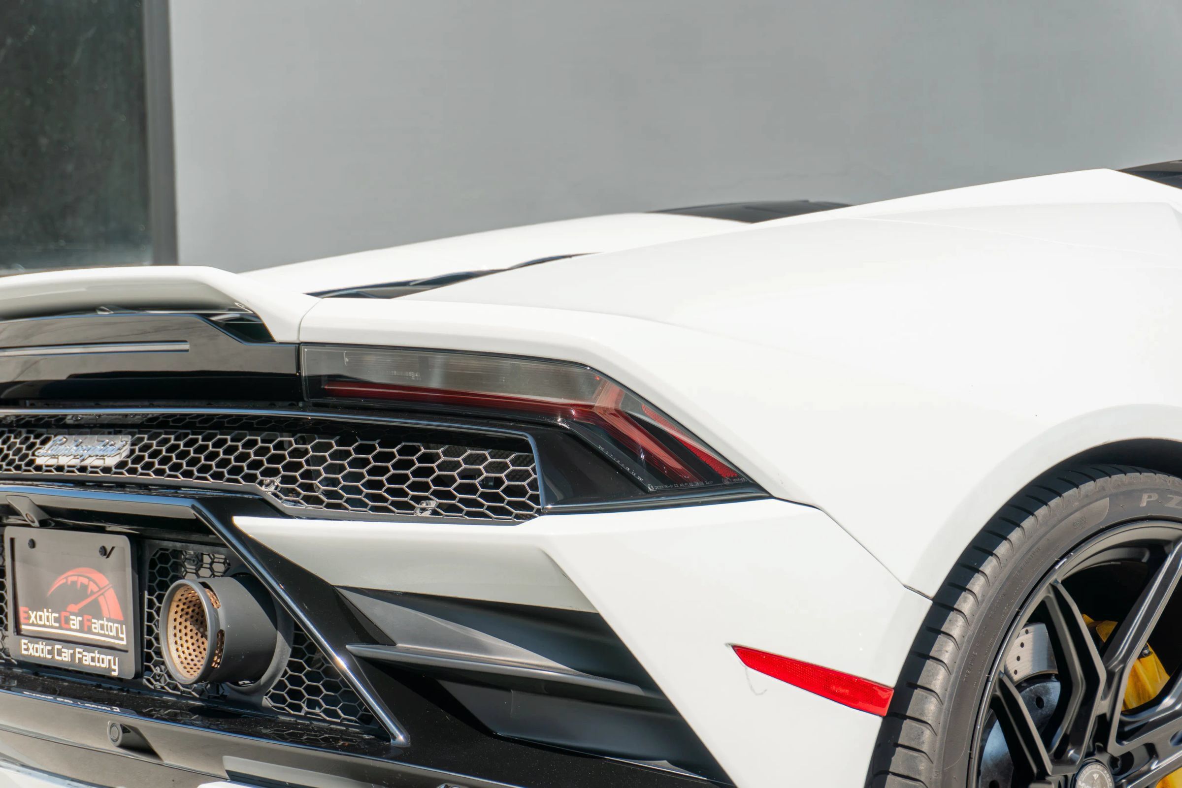Used 2021 Lamborghini Huracan EVO RWD image 40