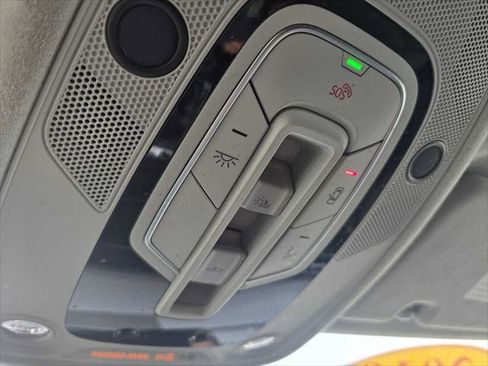 Used 2019 Audi Q8 Prestige w/ Luxury Package image 34