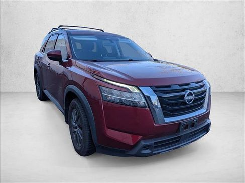 Used 2022 Nissan Pathfinder SV image 3