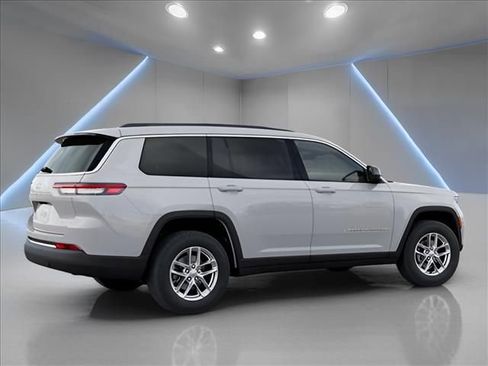 New 2026 Jeep Grand Cherokee L Laredo image 4
