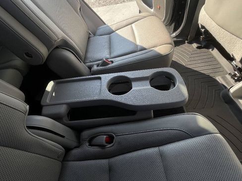Used 2015 Toyota Highlander Limited Platinum AWD/4WD image 32