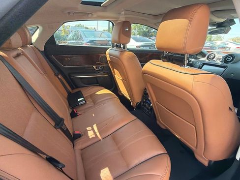 Used 2019 Jaguar XJ R-Sport AWD/4WD image 13