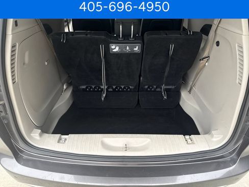 Used 2018 Chrysler Pacifica Touring-L FWD image 25