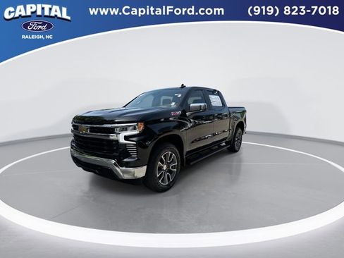 Used 2022 Chevrolet Silverado 1500 LT w/ Z71 Off-Road Package image 4
