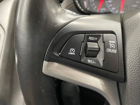 Used 2018 Chevrolet Trax LT w/ LT Convenience Package FWD image 29