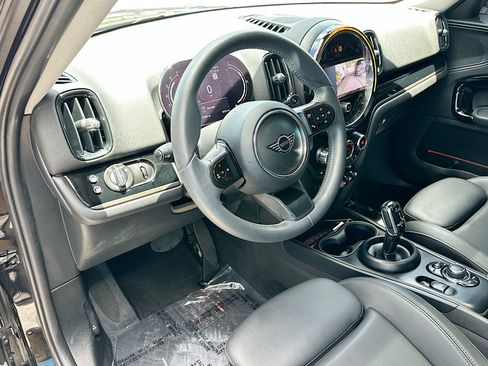 Used 2024 MINI Cooper Countryman S w/ Premium Package FWD image 9