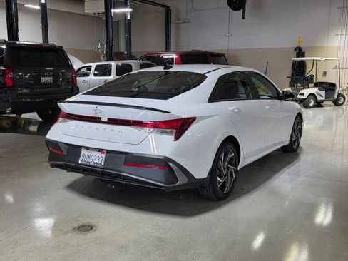 Certified 2025 Hyundai Elantra Sport FWD image 7