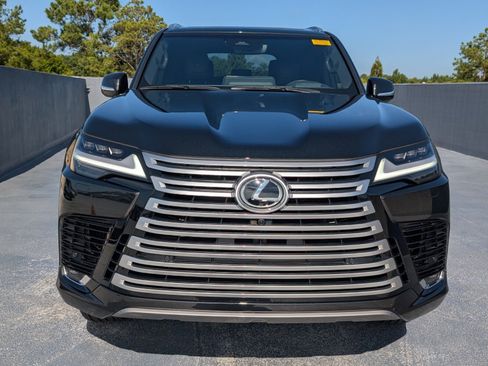 Used 2026 Lexus LX 600 4WD w/ Interior Upgrade Package image 8