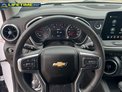 Used 2025 Chevrolet Blazer LT FWD image 23