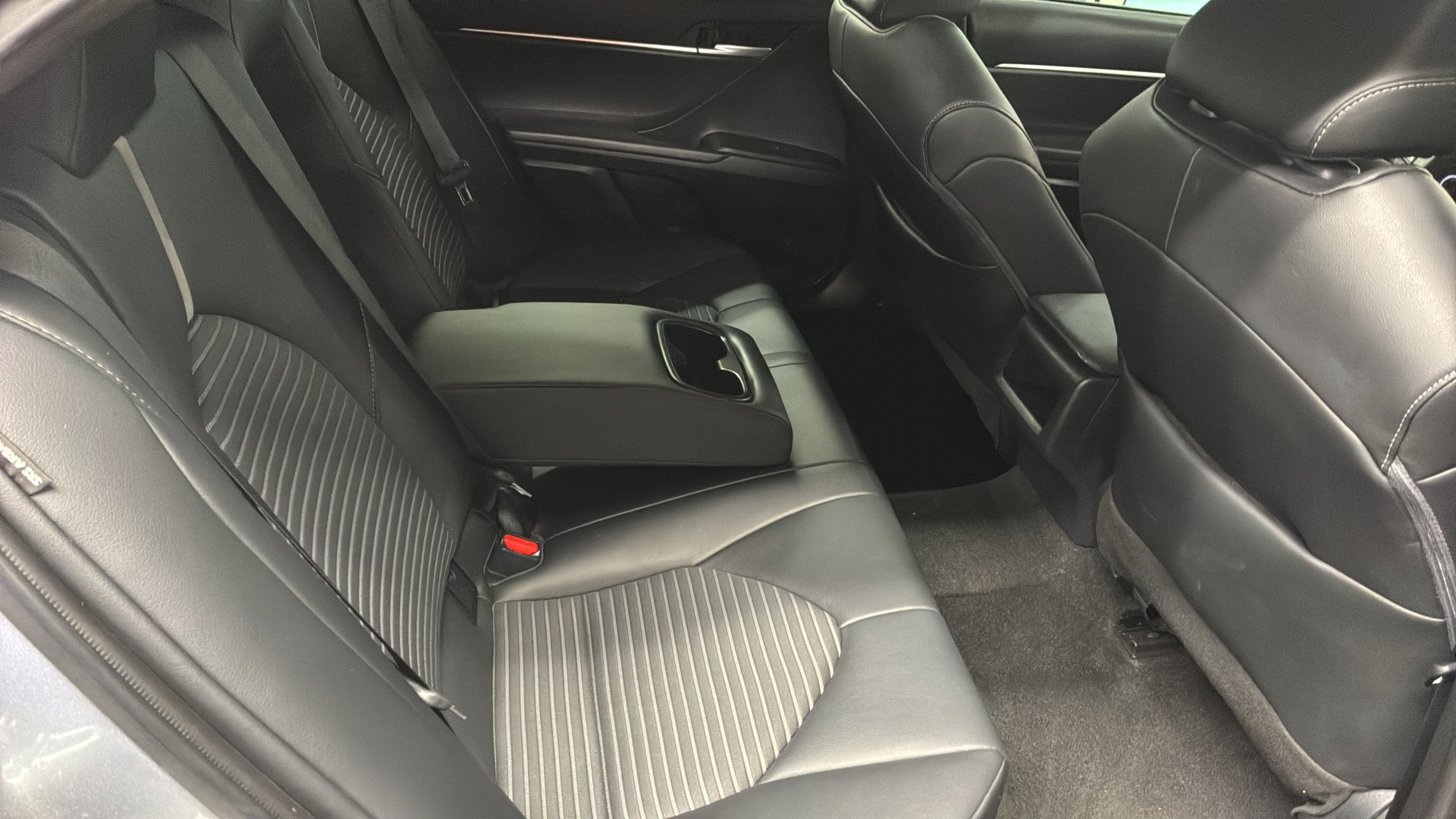 Used 2023 Toyota Camry SE FWD image 23