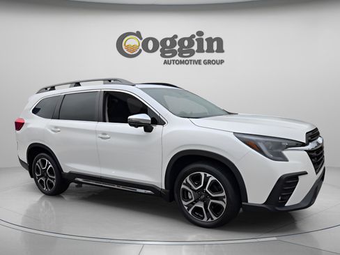 Used 2023 Subaru Ascent Limited w/ Technology Package AWD/4WD image 7