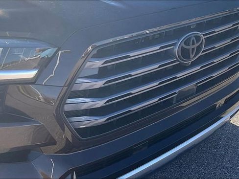 Used 2024 Toyota Sequoia Limited image 29