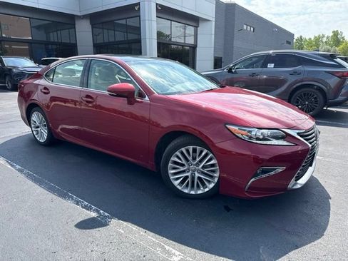 Used 2018 Lexus ES 350 w/ Luxury Package w/Wood Trim FWD image 4