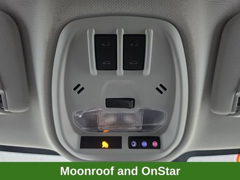 Used 2025 Chevrolet Trax ACTIV w/ Sunroof Package image 32