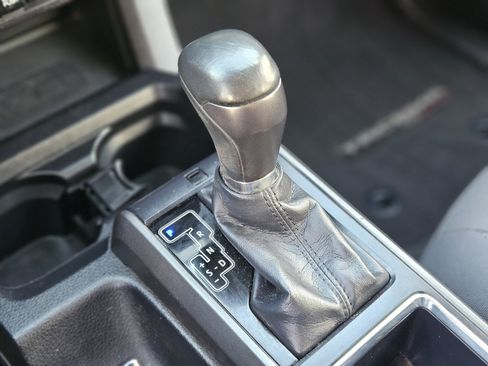 Used 2019 Toyota Tacoma TRD Off-Road image 26