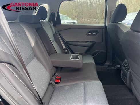 Used 2023 Nissan Rogue SV image 30