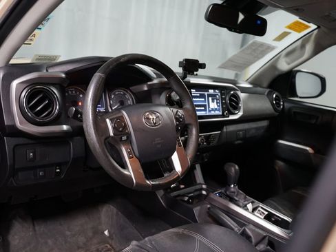 Used 2020 Toyota Tacoma SR5 image 7