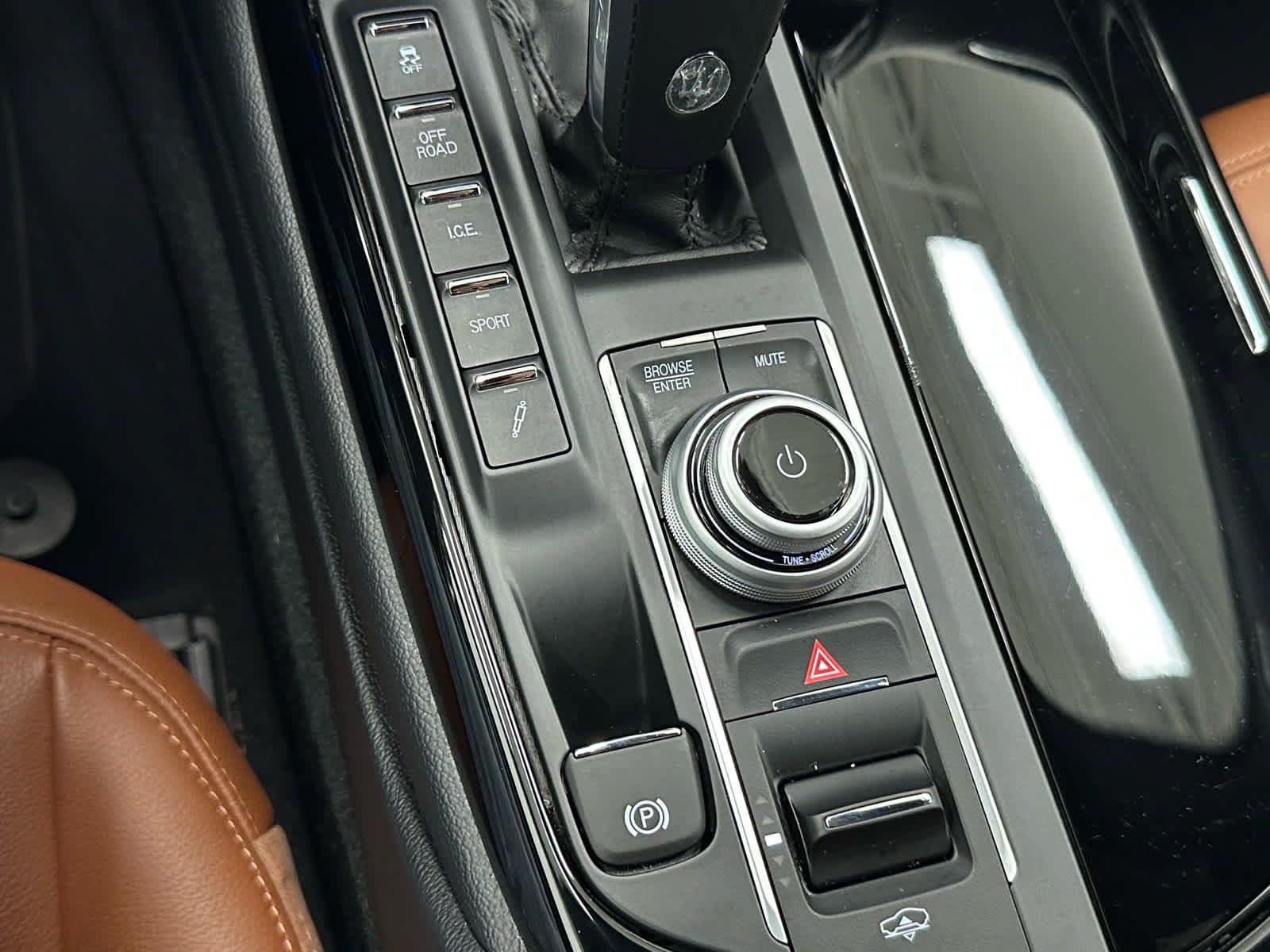 Used 2023 Maserati Levante GT AWD/4WD image 29