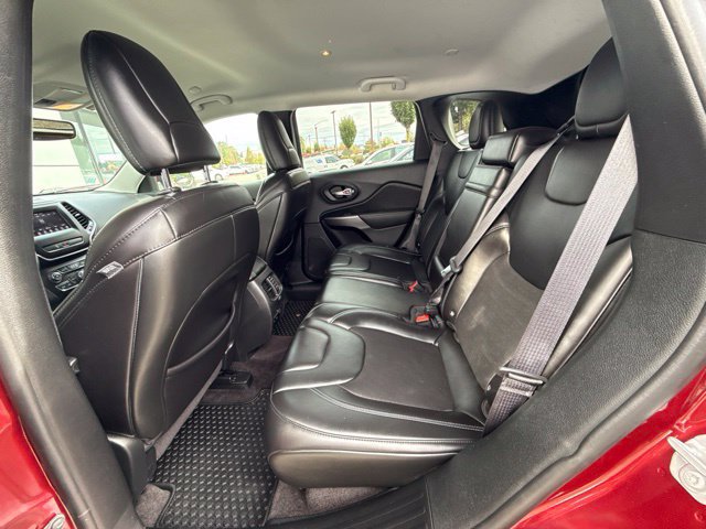 Used 2019 Jeep Cherokee Latitude Plus w/ Comfort/Convenience Group AWD/4WD image 15