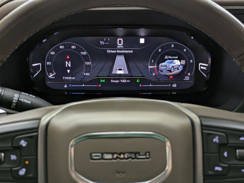 Used 2022 GMC Yukon XL Denali image 25