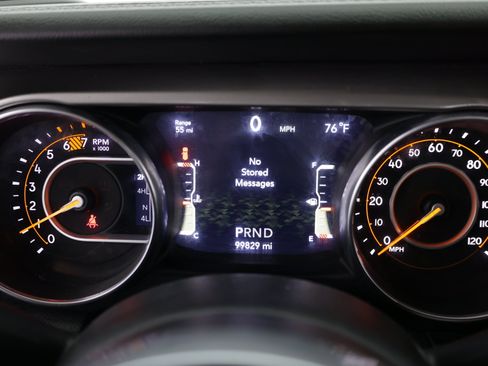 Used 2020 Jeep Wrangler Unlimited Sahara AWD/4WD image 22