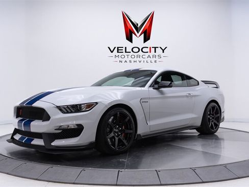 Used 2017 Ford Mustang Shelby GT350R w/ GT350R Equipment Group 920A RWD image 2