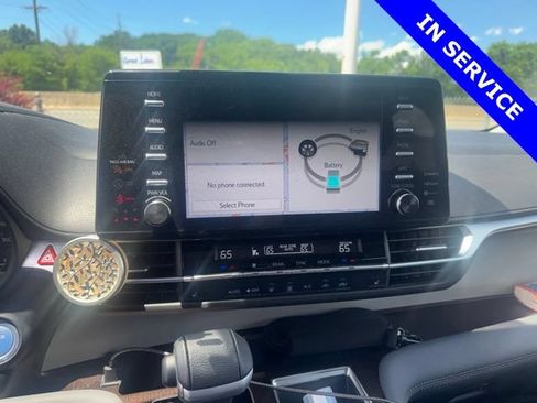 Used 2024 Toyota Sienna XLE w/ XLE Plus Package AWD/4WD image 6