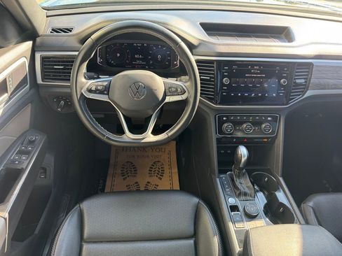 Used 2023 Volkswagen Atlas Cross Sport SE w/ Panoramic Sunroof Package image 17