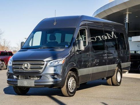 Used 2024 Mercedes-Benz Sprinter 3500 image 3