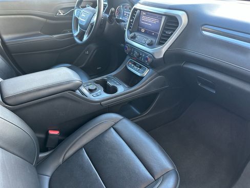 Used 2023 GMC Acadia SLT image 15