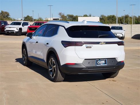 New 2026 Chevrolet Equinox EV LT image 5