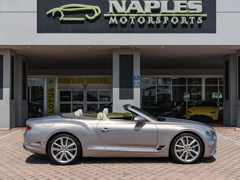 Used 2022 Bentley Continental GT image 42