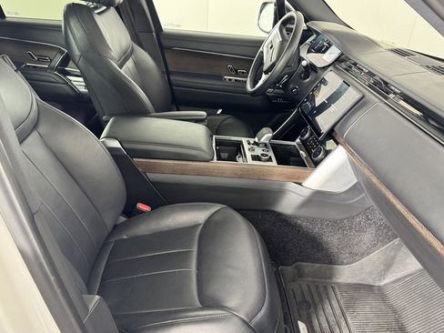 Used 2023 Land Rover Range Rover SE image 10