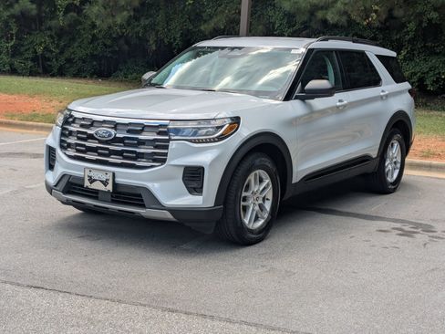 New 2026 Ford Explorer Active RWD image 6