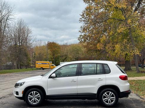 Used 2012 Volkswagen Tiguan S AWD/4WD image 7