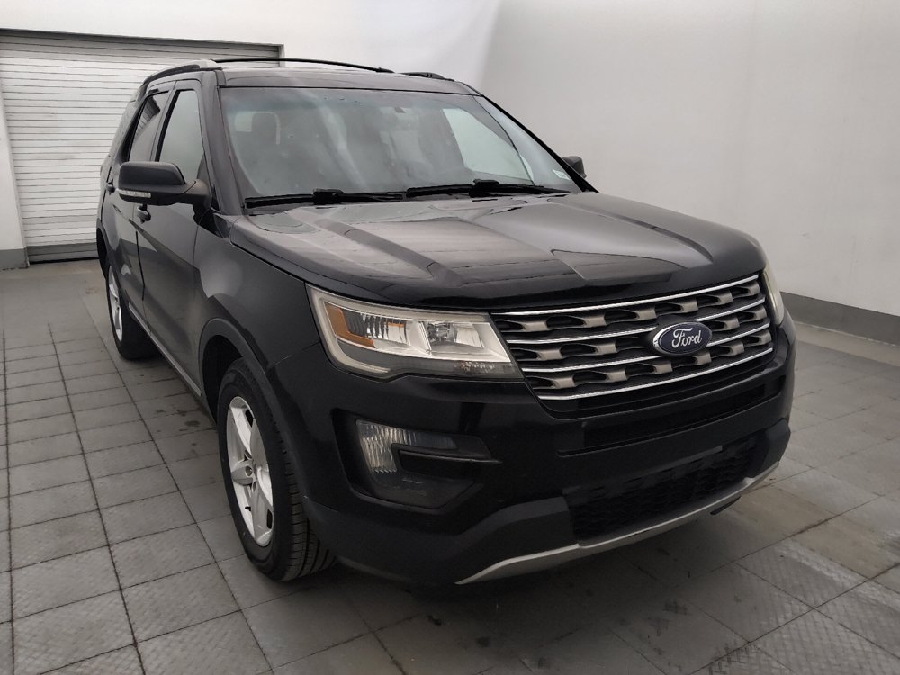 Used 2016 Ford Explorer XLT w/ Equipment Group 202A AWD/4WD image 13